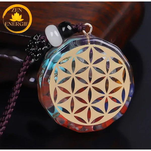 pendentif en orgone rond avec sept chakras∣ Zenbienetre.com